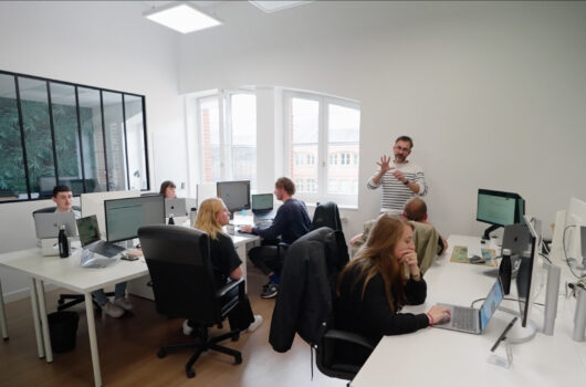Agence Equipe Hiboost 07 Mini
